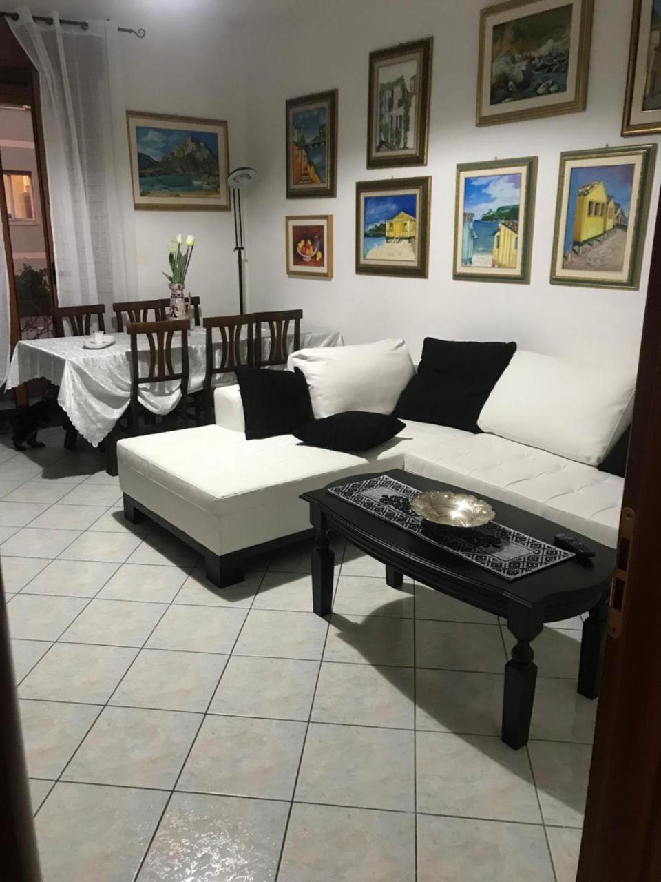 Camere Centro קליארי מראה חיצוני תמונה